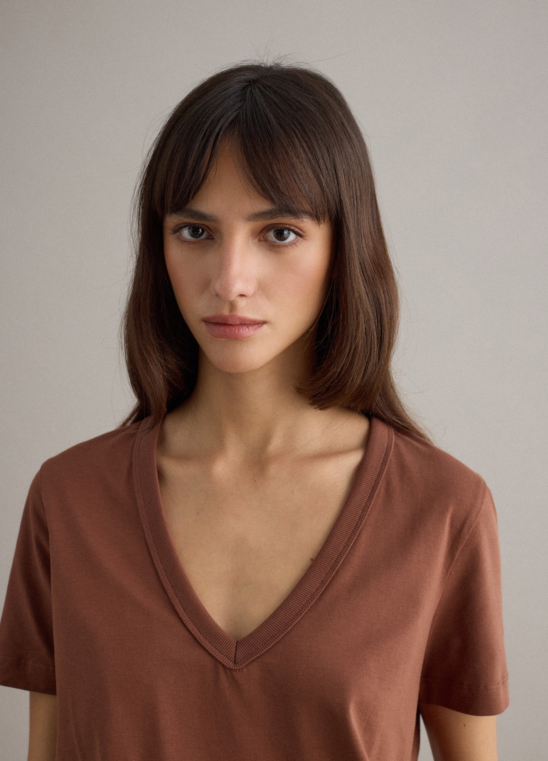 PIOMBO, Camiseta De Manga Corta En Algodón Puro Marrón, Ajuste Regular, Cuello En V Profundo, Mujer, Marrón claro, Talla: 36