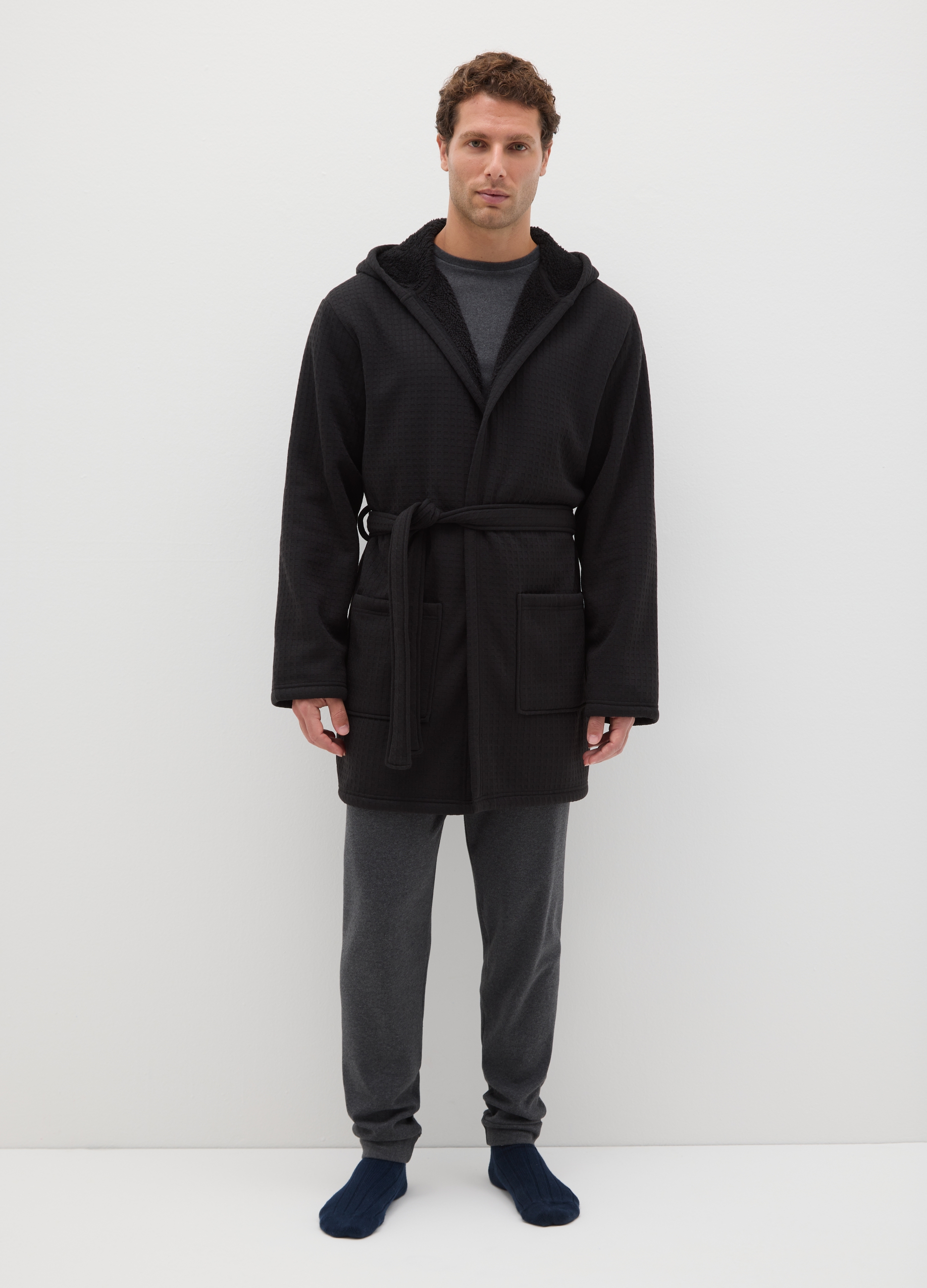 Bata Negra Con Microcuadros, Capucha Y Cinturón, Hombre, Gunmetal, Talla: XL