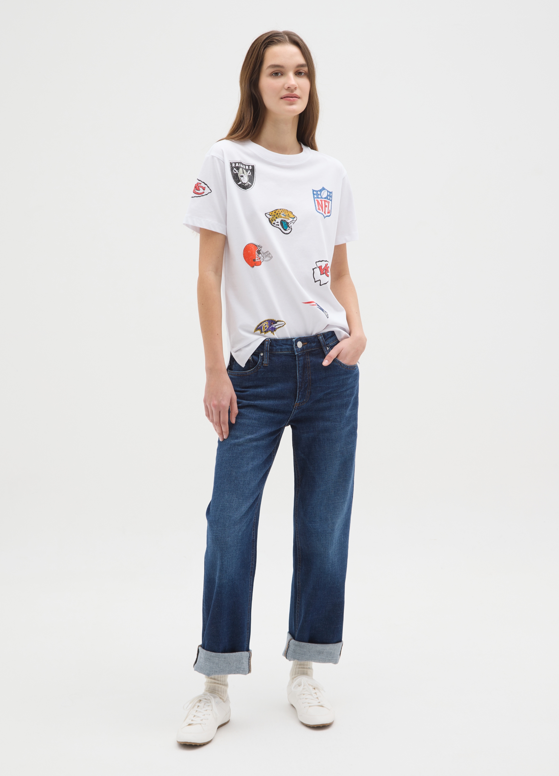 NFL, T-shirt In Puro Cotone Bianca Regular Fit Con Loghi Nfl E Scollo Rotondo, Donna, Bianco, Taglia: M