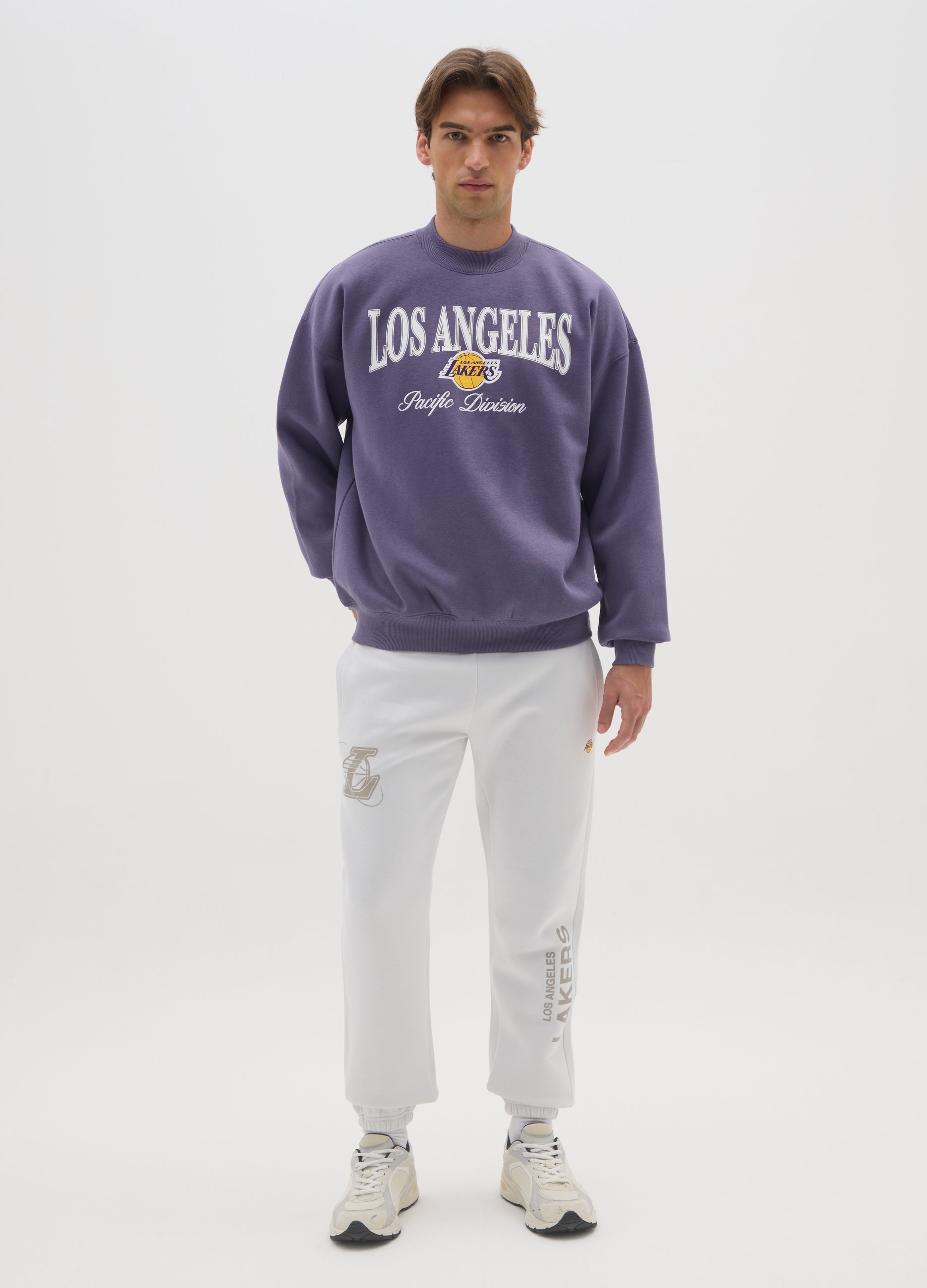 NBA, Pantaloni In Misto Cotone Bianco Regular Fit Con Logo Los Angeles Lakers, Uomo, Bianco, Taglia: M
