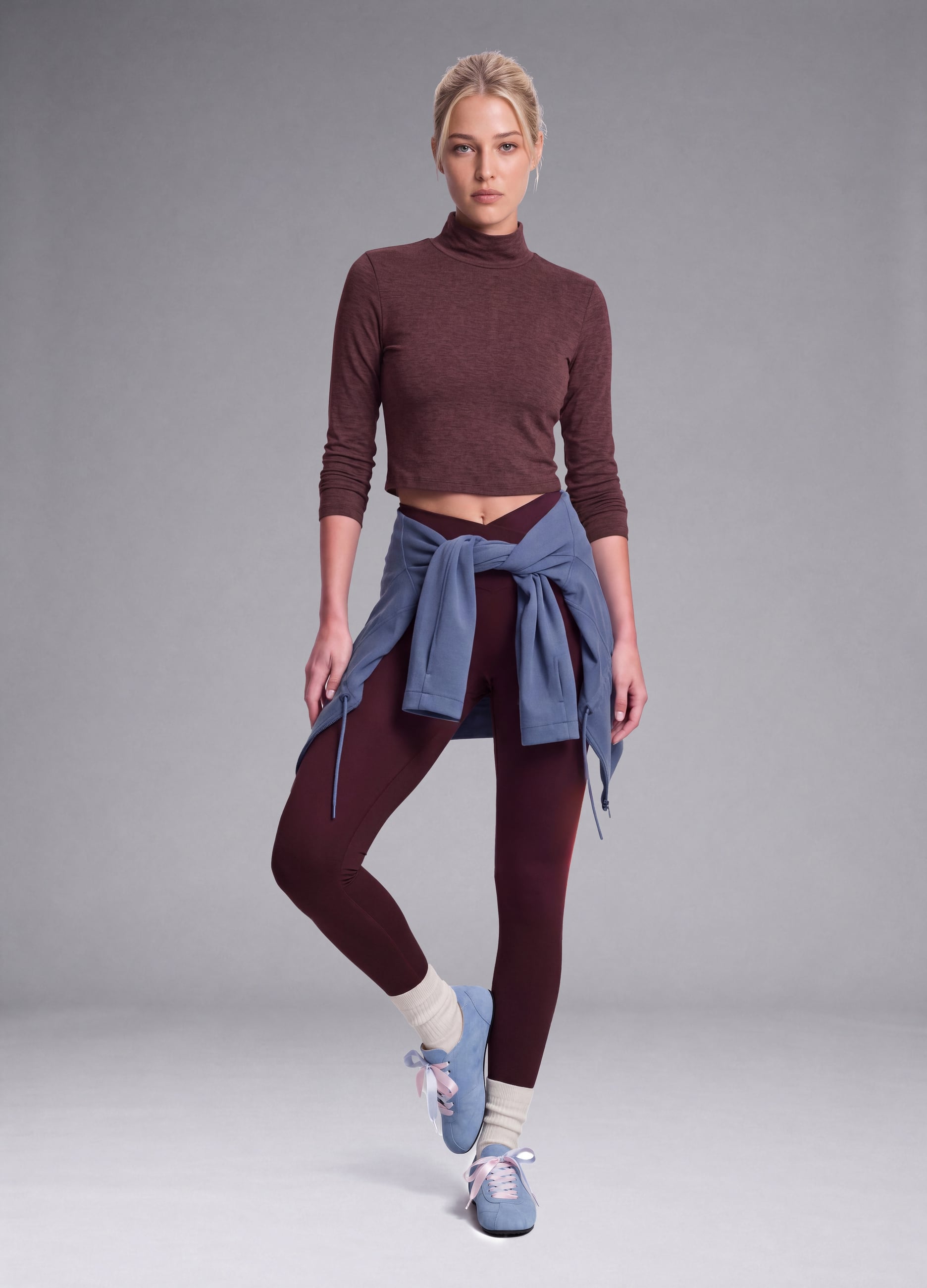 Altavia Studio, T-shirt Viola Crop In Tessuto Elasticizzato Con Collo Rialzato Easy Dry Altavia Studio, Donna, Viola, Taglia: S