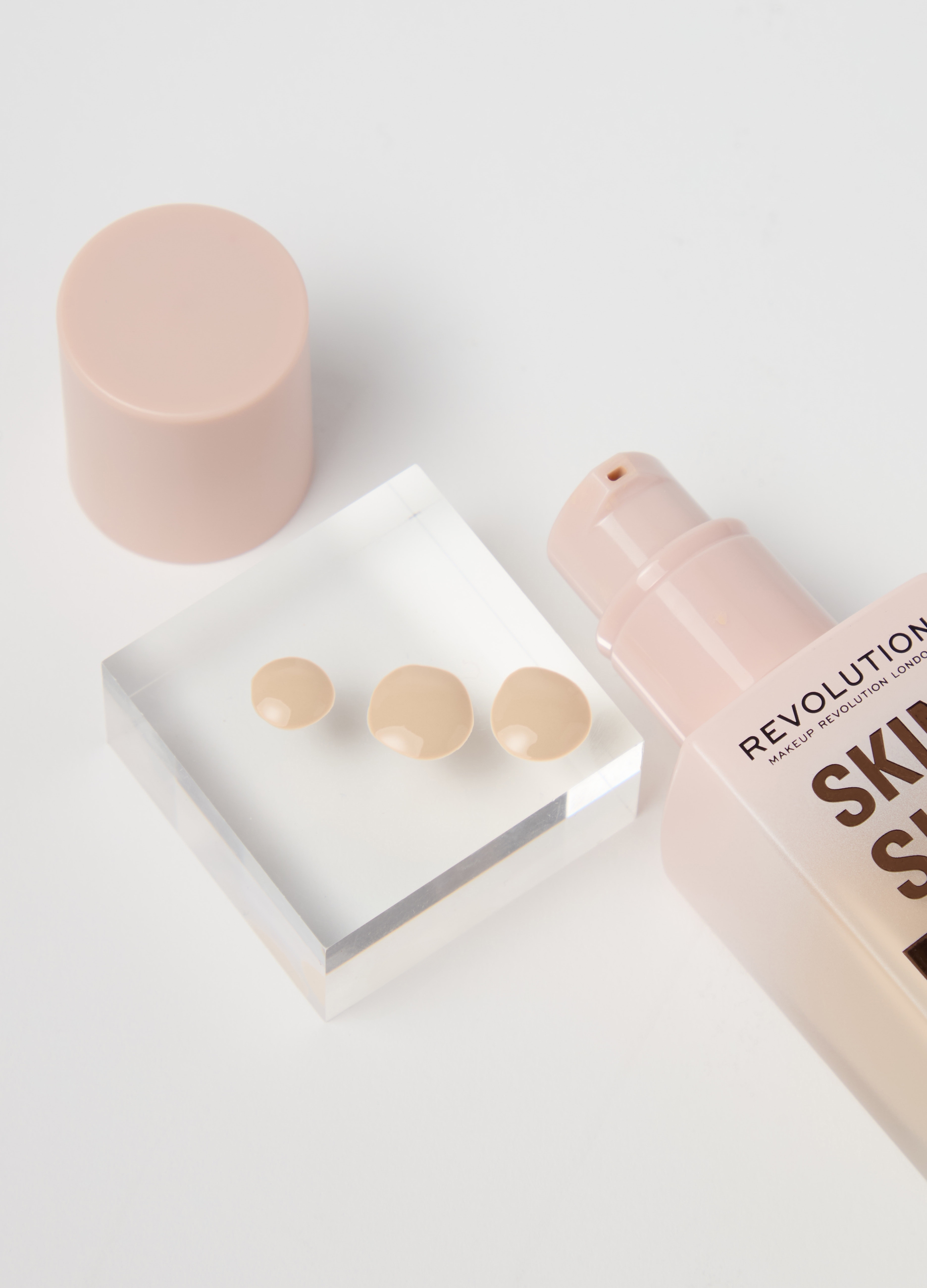 REVOLUTION, Skin Silk Serum Fondotinta F1n, Donna, Rosa, Taglia: FASUL