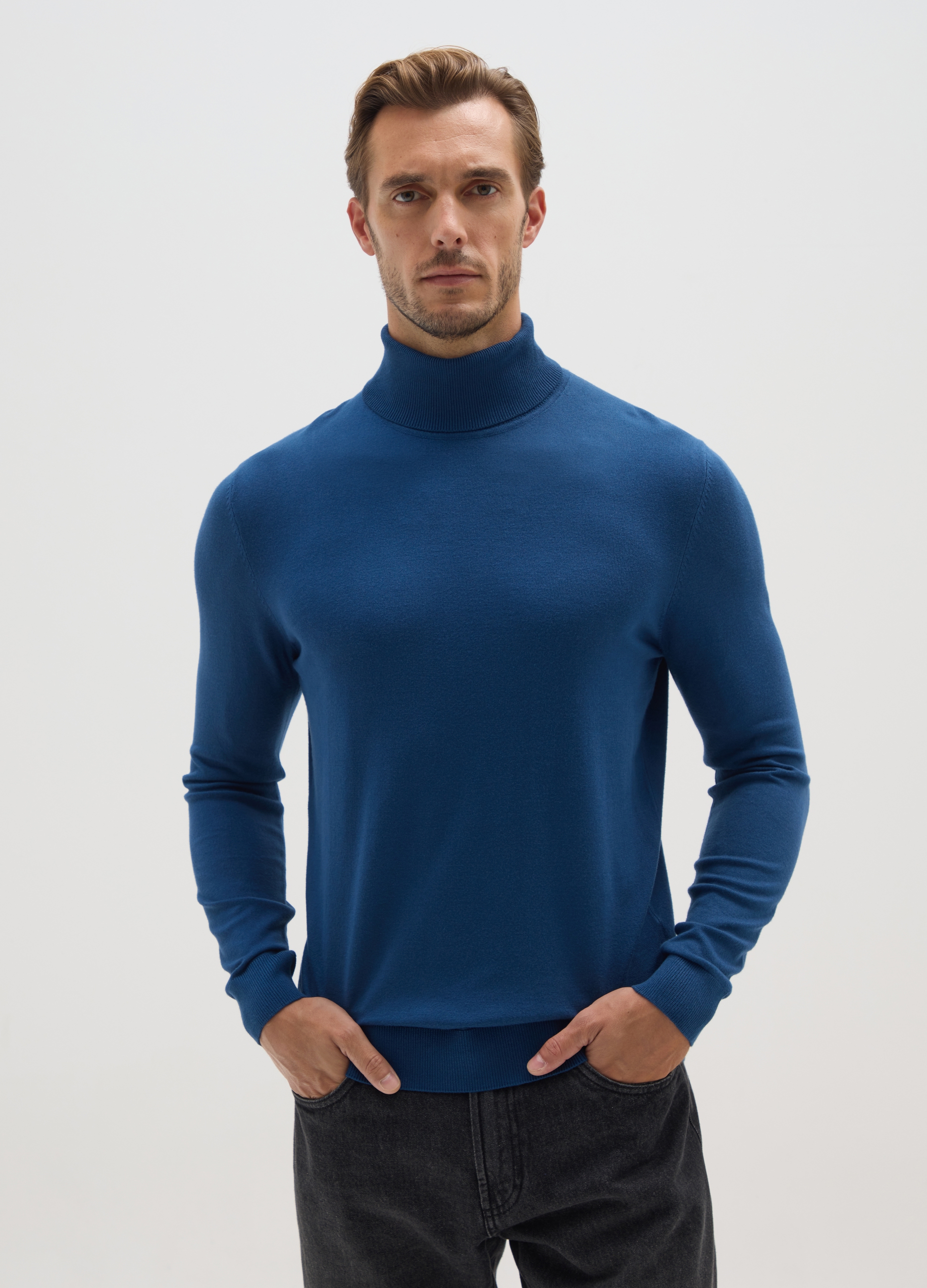 Cuello Alto Azul De Ajuste Regular, Hombre, Azul suave, Talla: S