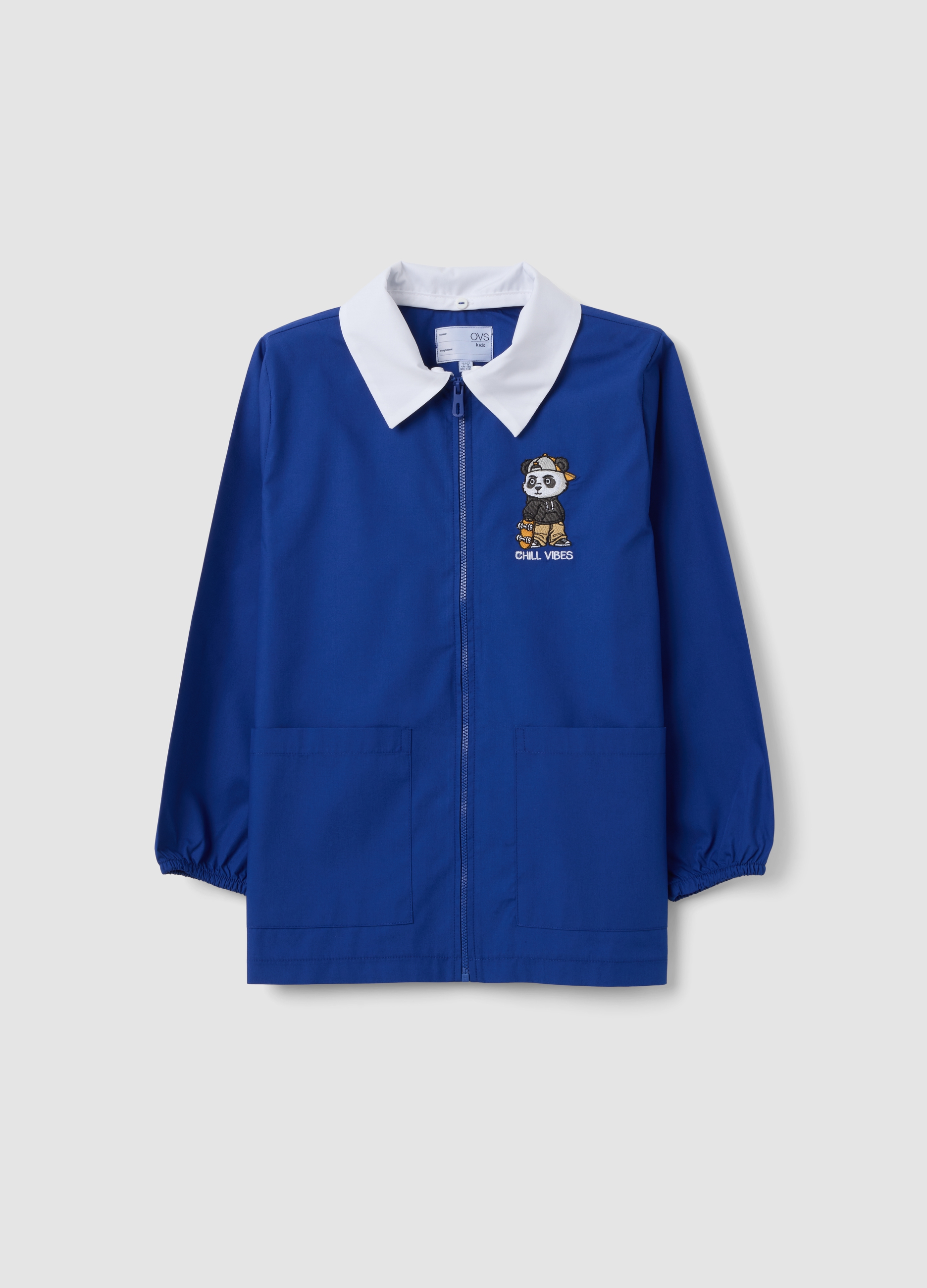 OVS KIDS, Grembiule Corto Personalizzabile Blu Per Scuola Con Zip E Ricamo Panda Per Bambino, Blu, Taglia: 5-6