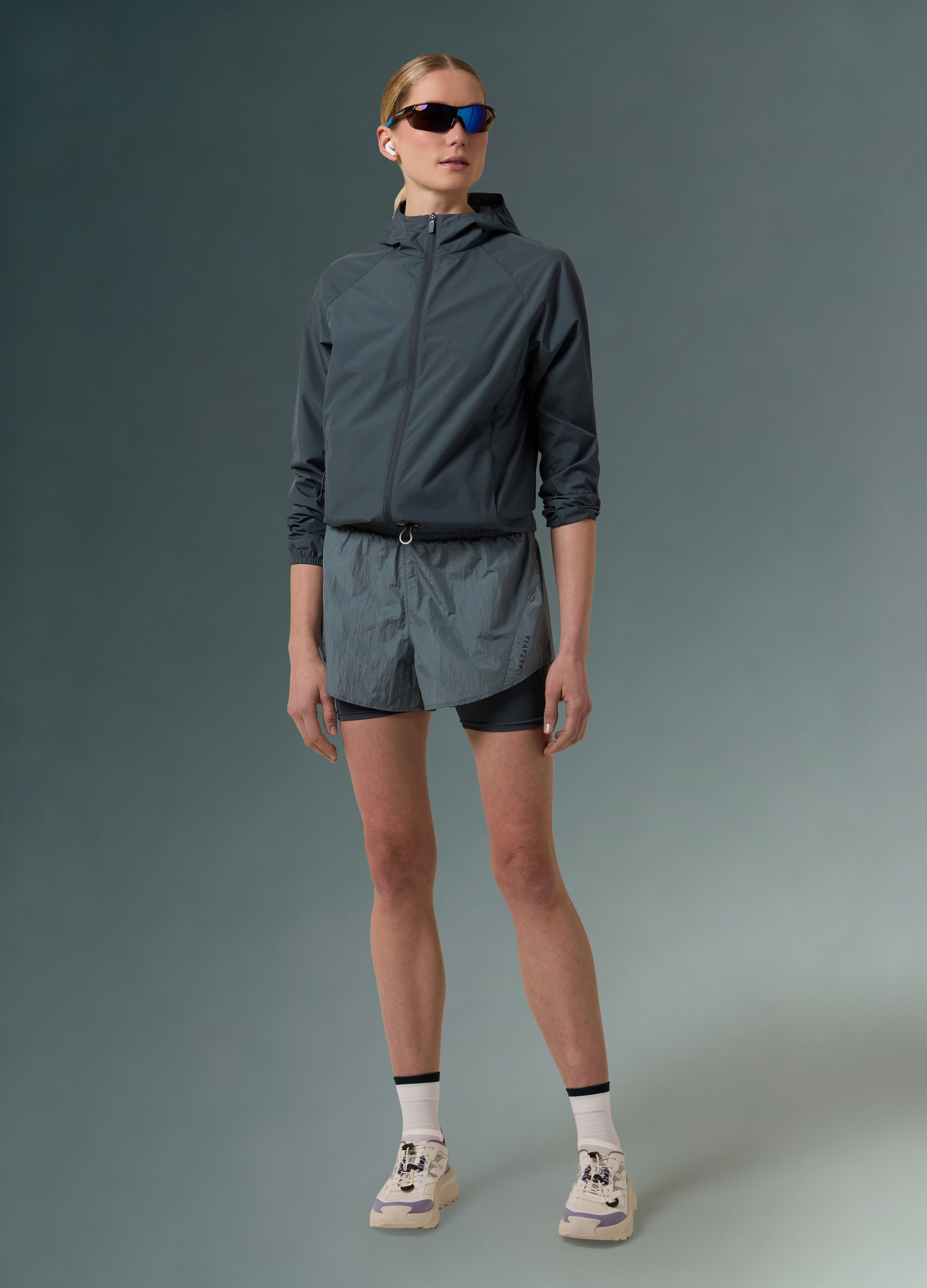 ALTAVIA, Chaqueta Cortavientos Altavia Con Deborah Compagnoni, Mujer, Verde Antracita, Talla: XS