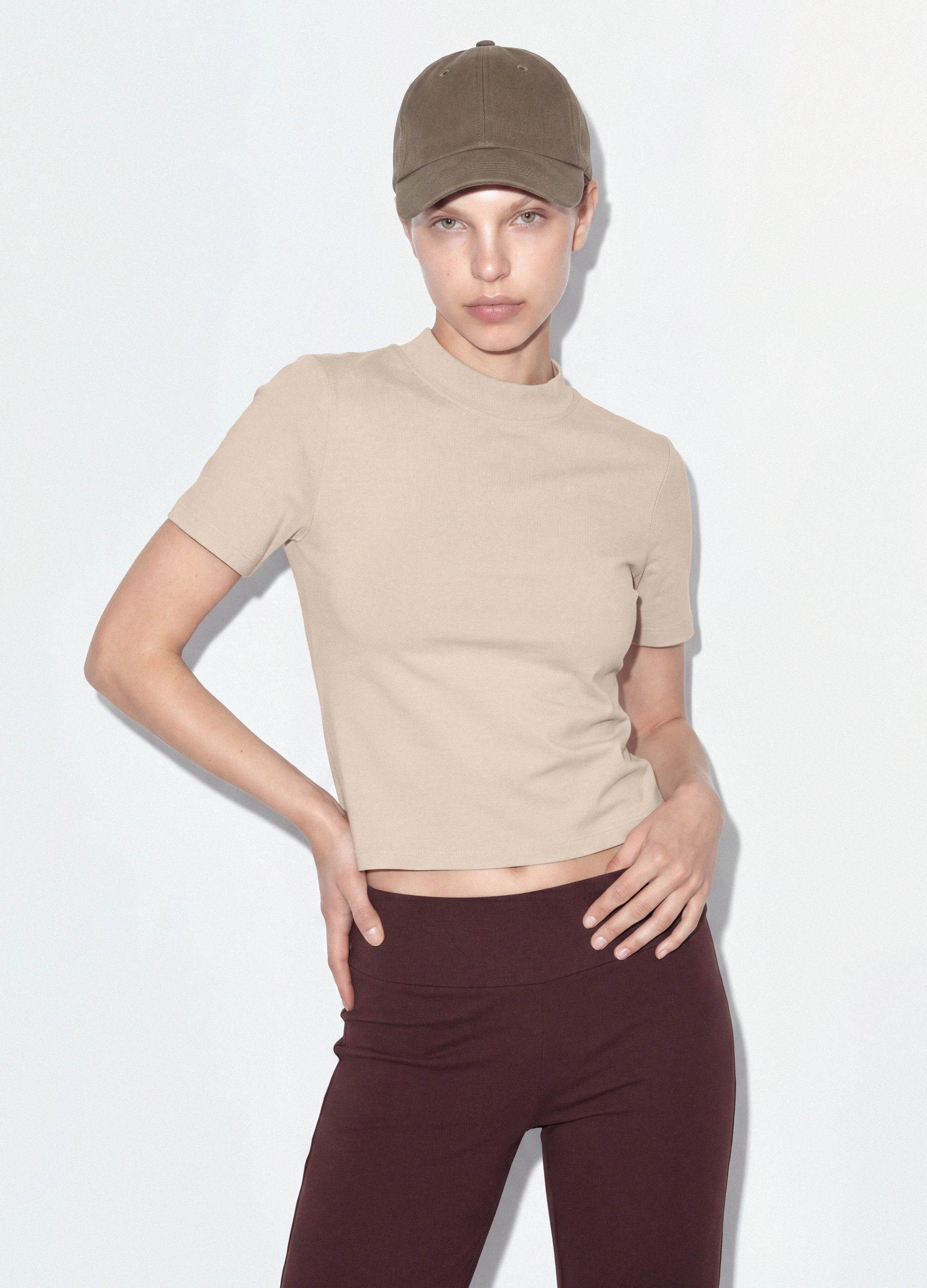 B.ANGEL, T-shirt Fitted Beige In Cotone Elasticizzato Con Collo Rialzato, Donna, Beige, Taglia: M